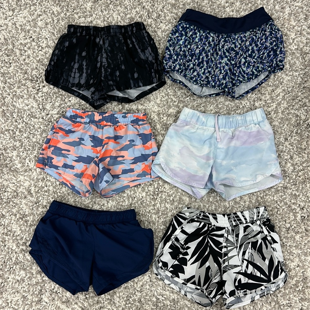 Girls size 6/6X shorts. OLD NAVY
